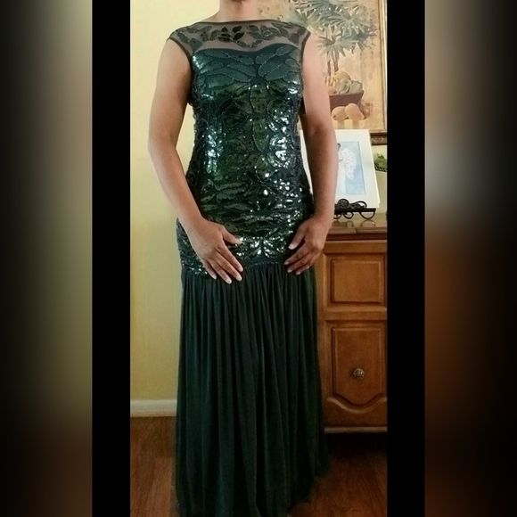 Hunter green formal gown, size Large - Picture 2 of 2